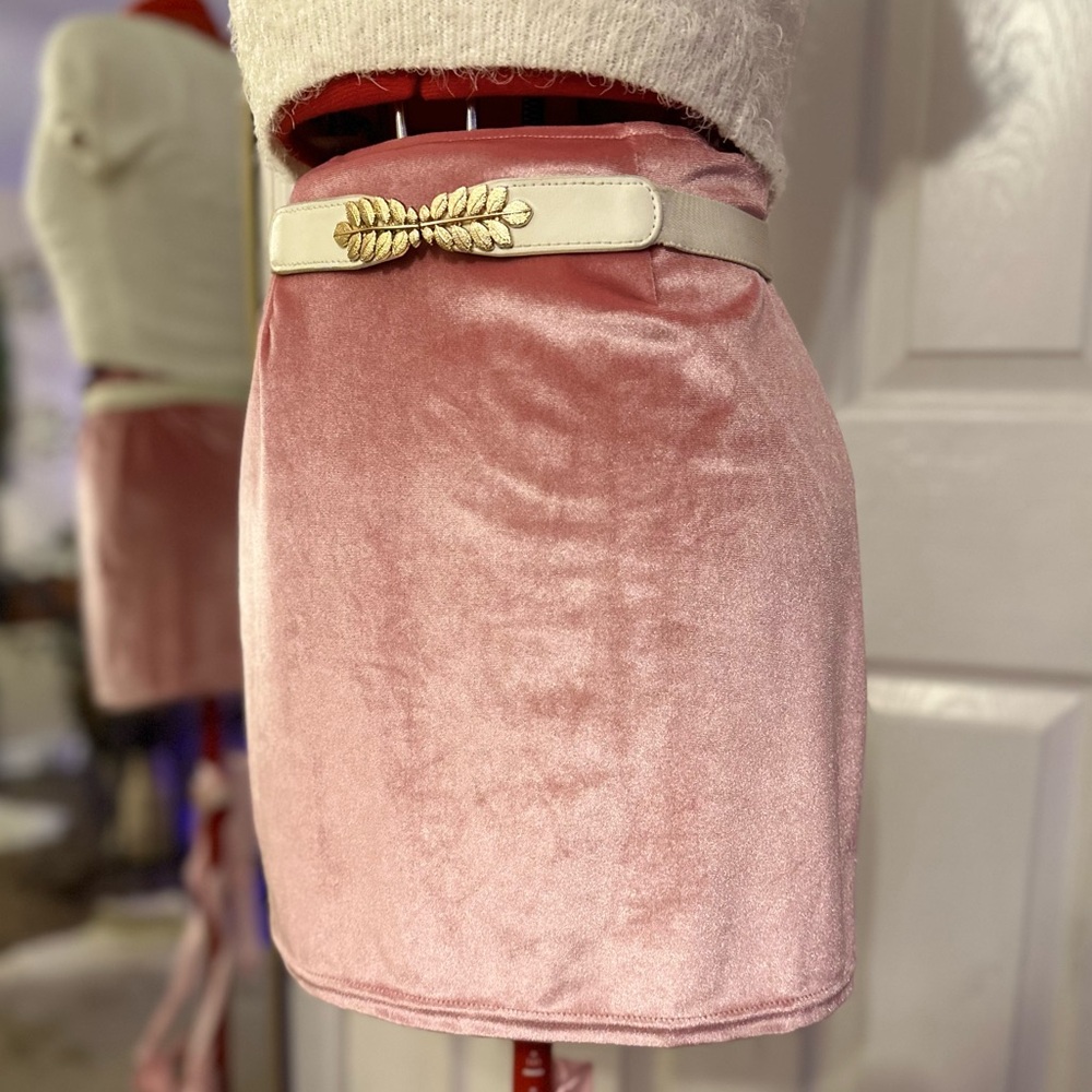 Pink Velvet Mini Skirt Women’s Sz S Like- New Condition Girly and Versatile